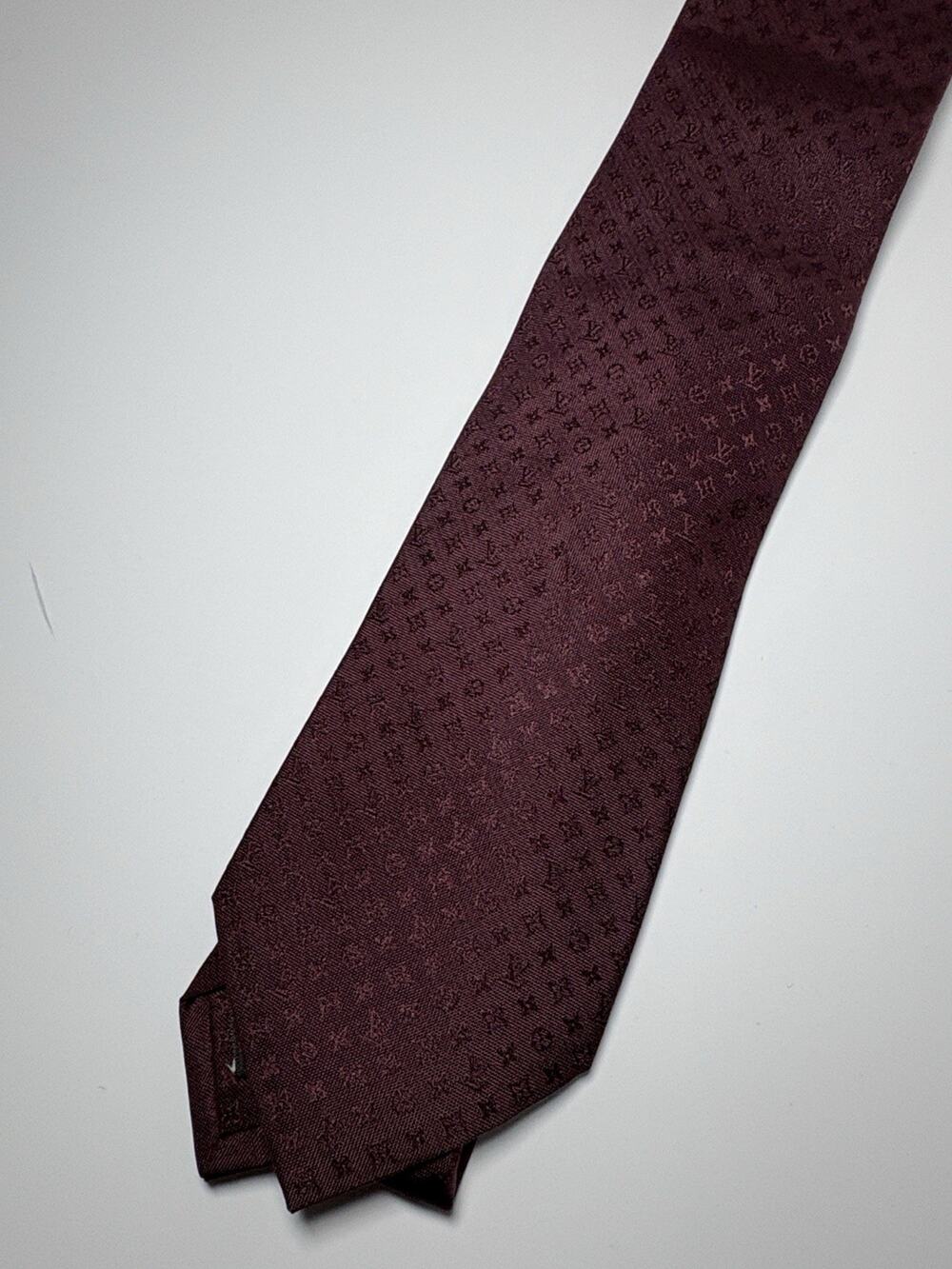 Louis Vuitton Men's Burgundy Silk Jacquard Tie LV Monogram Logo Pattern